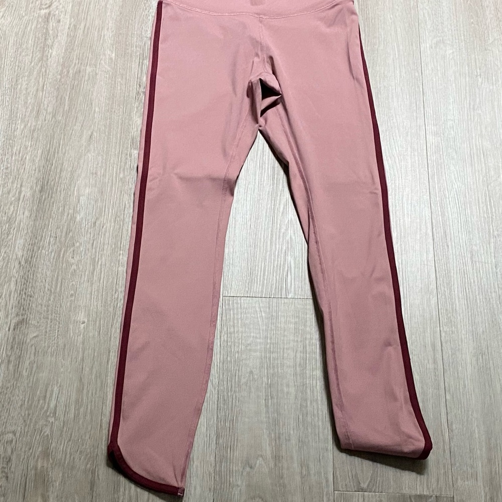 Woman New $59 Gilly Hicks Pink Stripe Mid Rise Ankle Length Gym Leggings Pants S